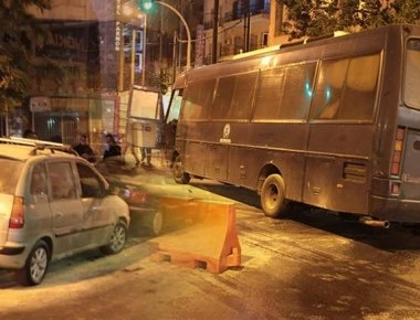 Οι εθνικότητες αυτών που επιτέθηκαν στο ΑΤ της Ομόνοιας: Ισπανοί, Αλβανοί, Ιταλοί και Έλληνες